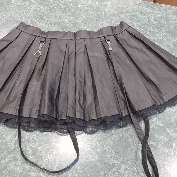 Little For Big Size XL Black Pleather Skirt With Straps & Silvertone Handcuffs - Picture 8 of 13